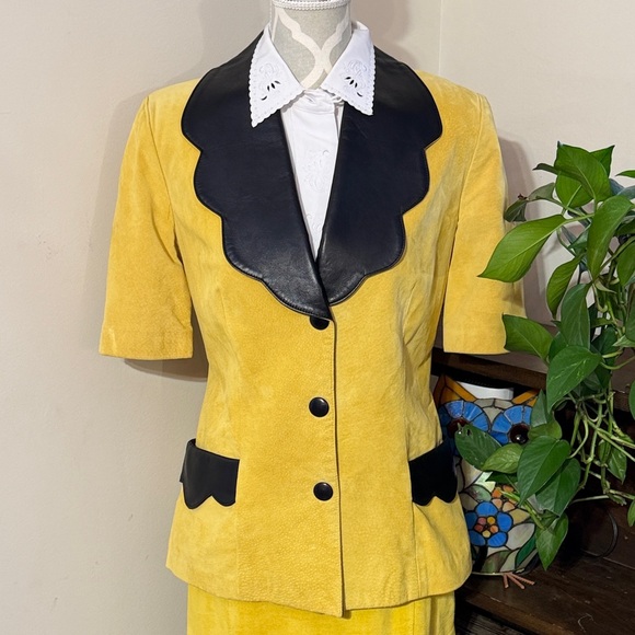 Vintage “Danier Leather” Skirt / Blazer Set - Picture 4 of 16